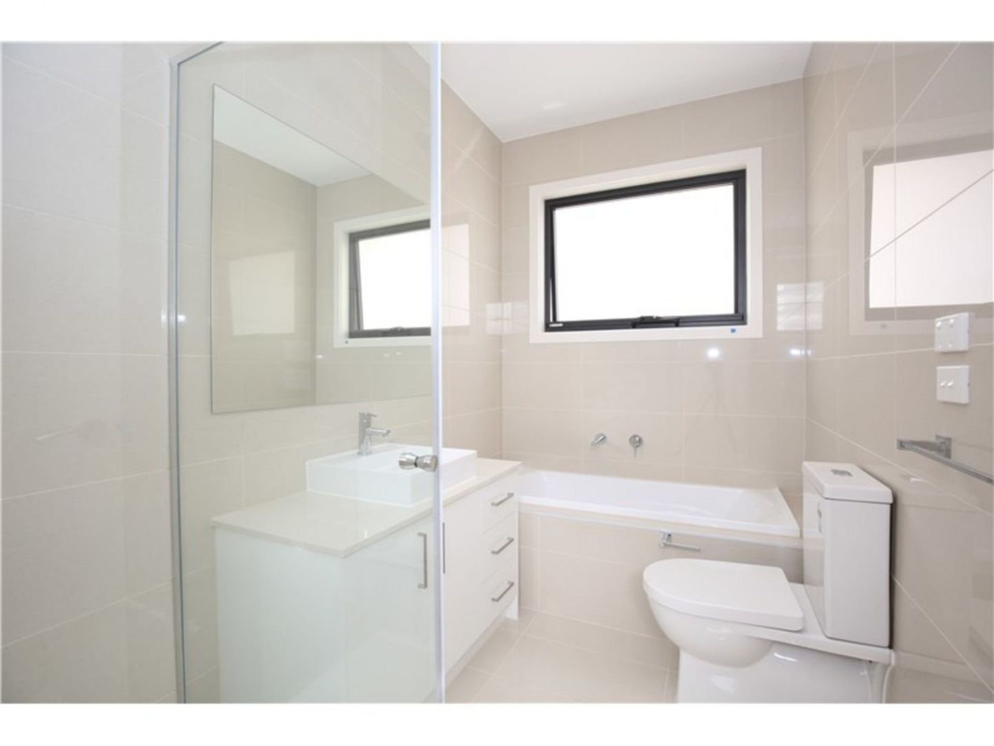 1/12 Keogh Street, Burwood image 4