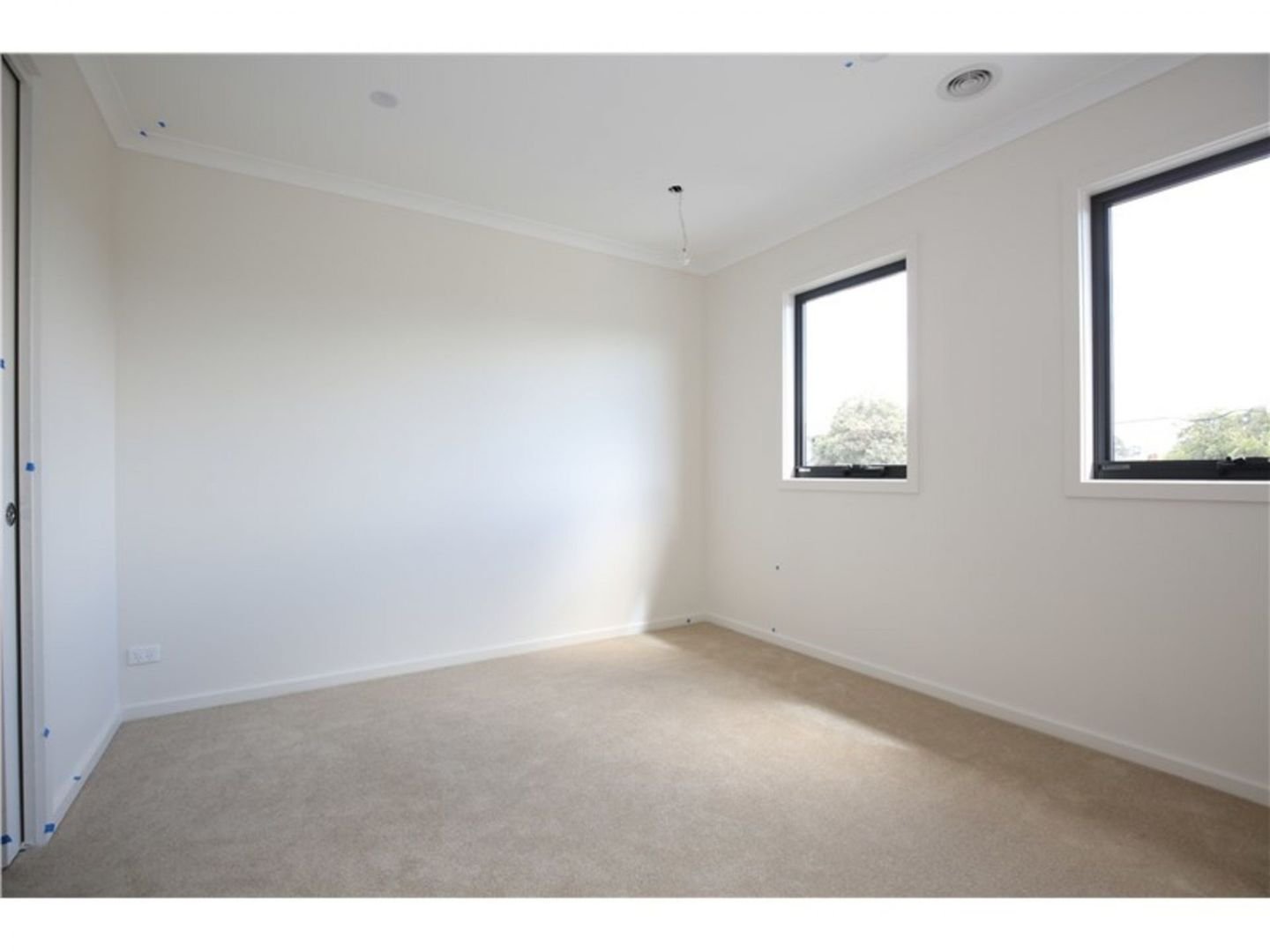 1/12 Keogh Street, Burwood image 5