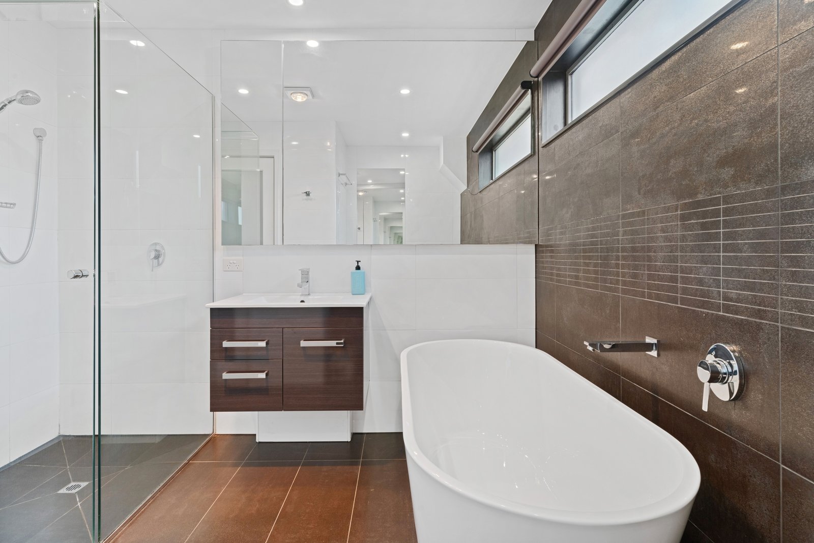 Property Gallery Thumbnail 7