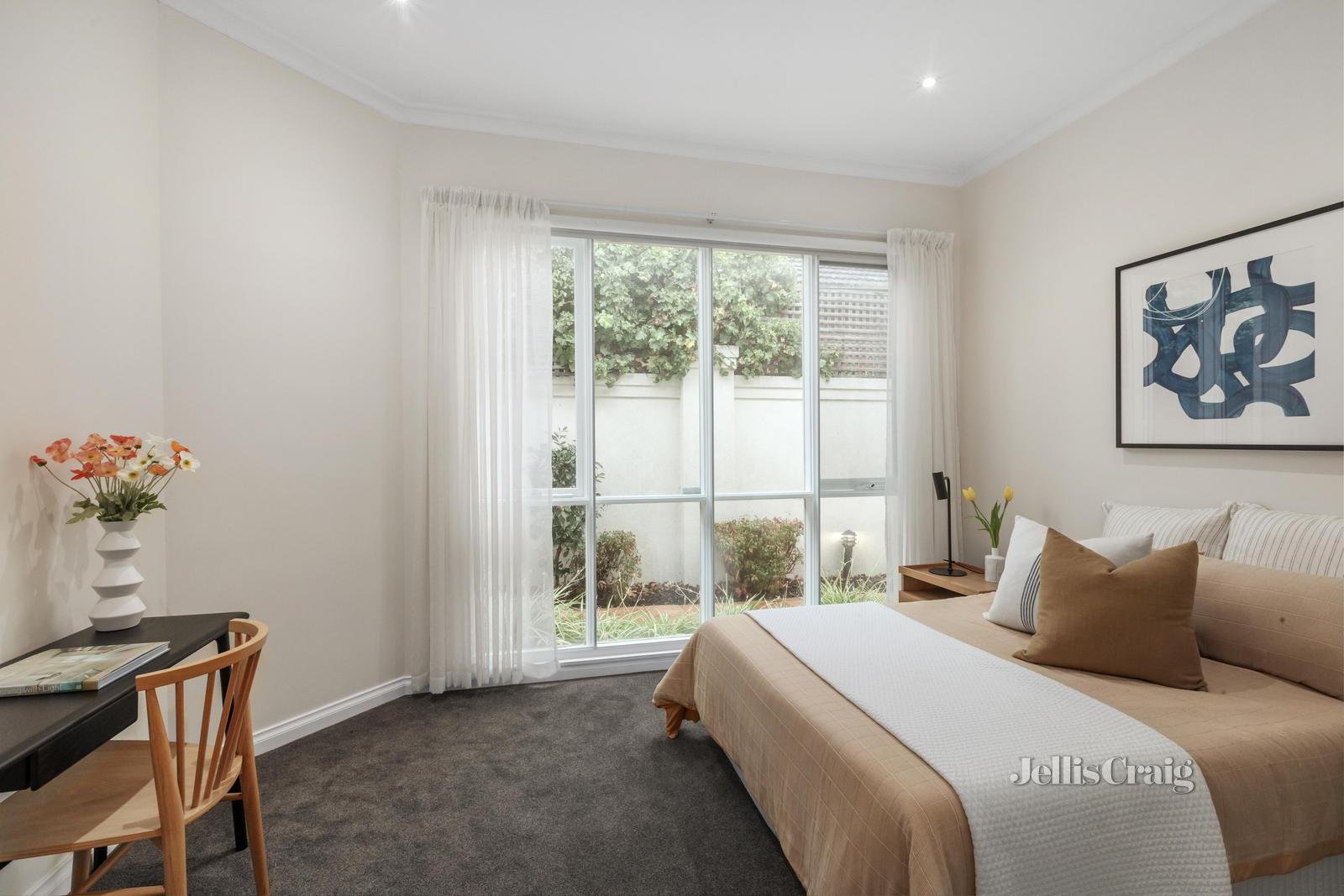 1/12 Lambert Road, Toorak image 7