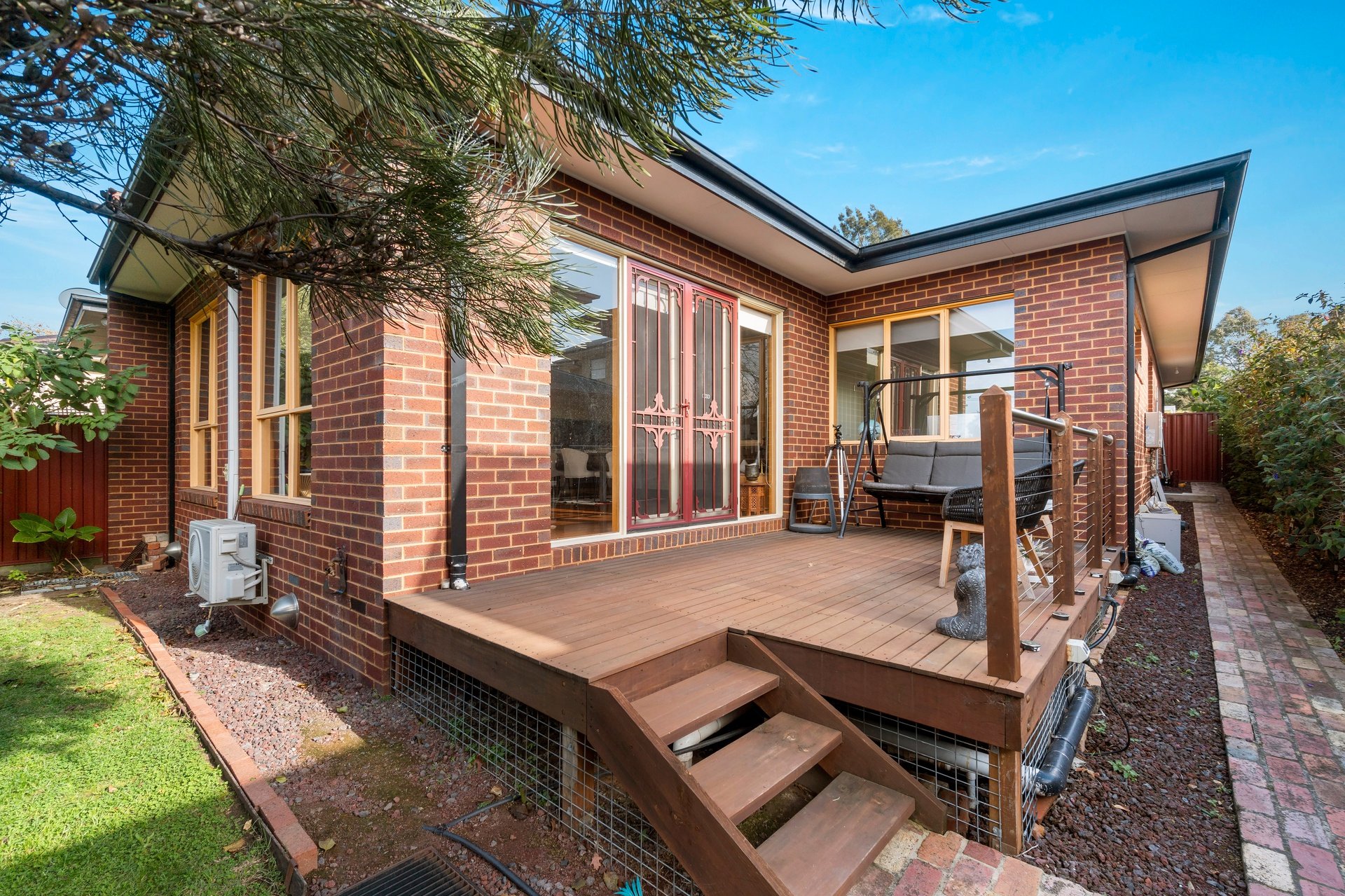 1/12 Manton Street, Heidelberg image 1