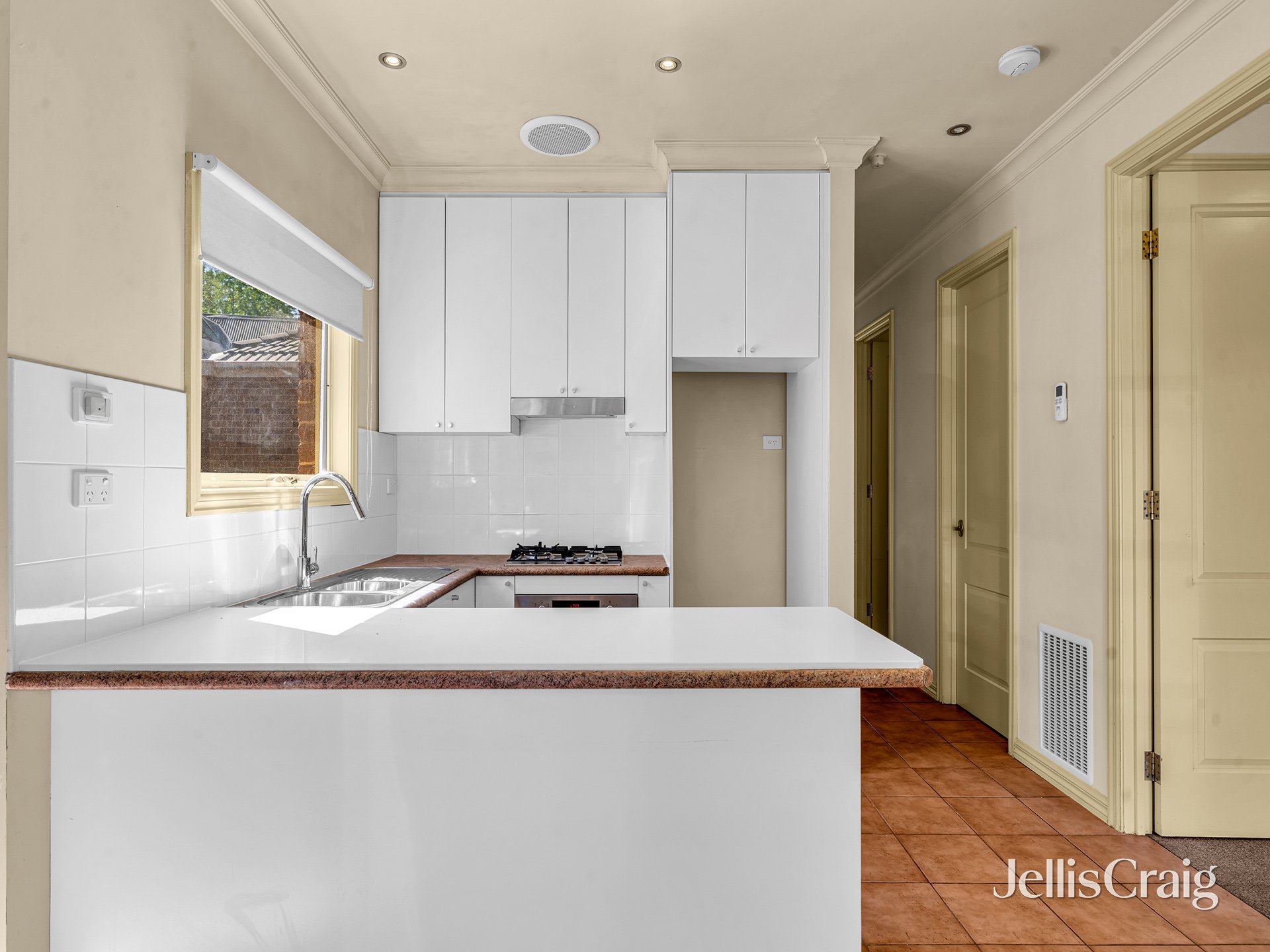 1/12 Mount Street, Glen&nbsp;Waverley image 3