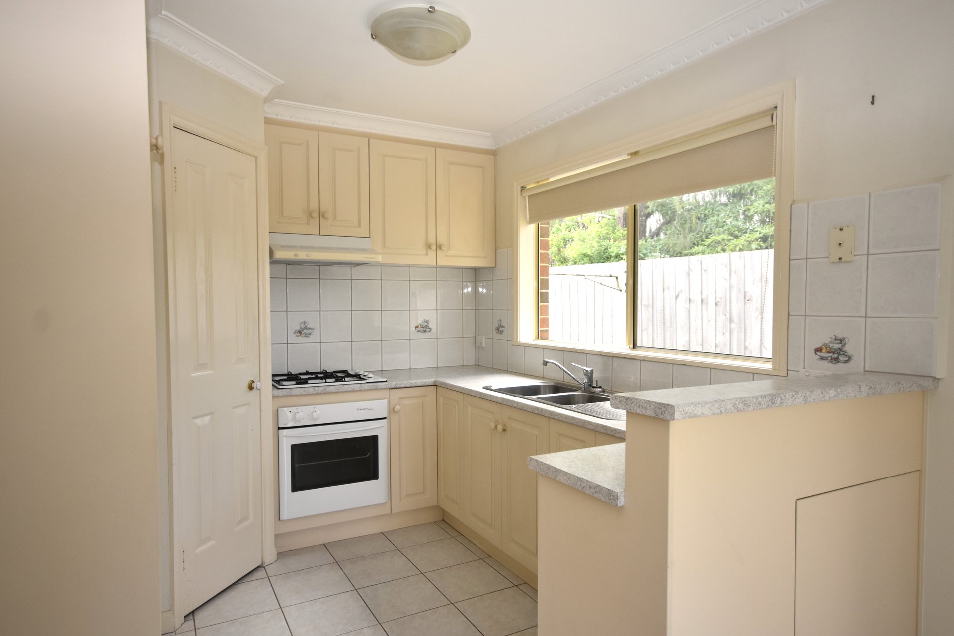 1/12 Mountain View Road, Kilsyth image 2