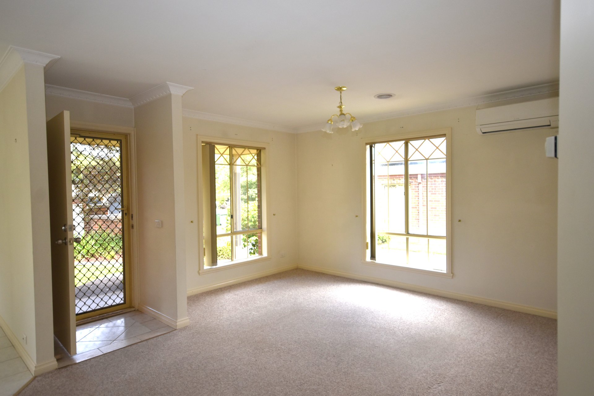 1/12 Mountain View Road, Kilsyth image 4