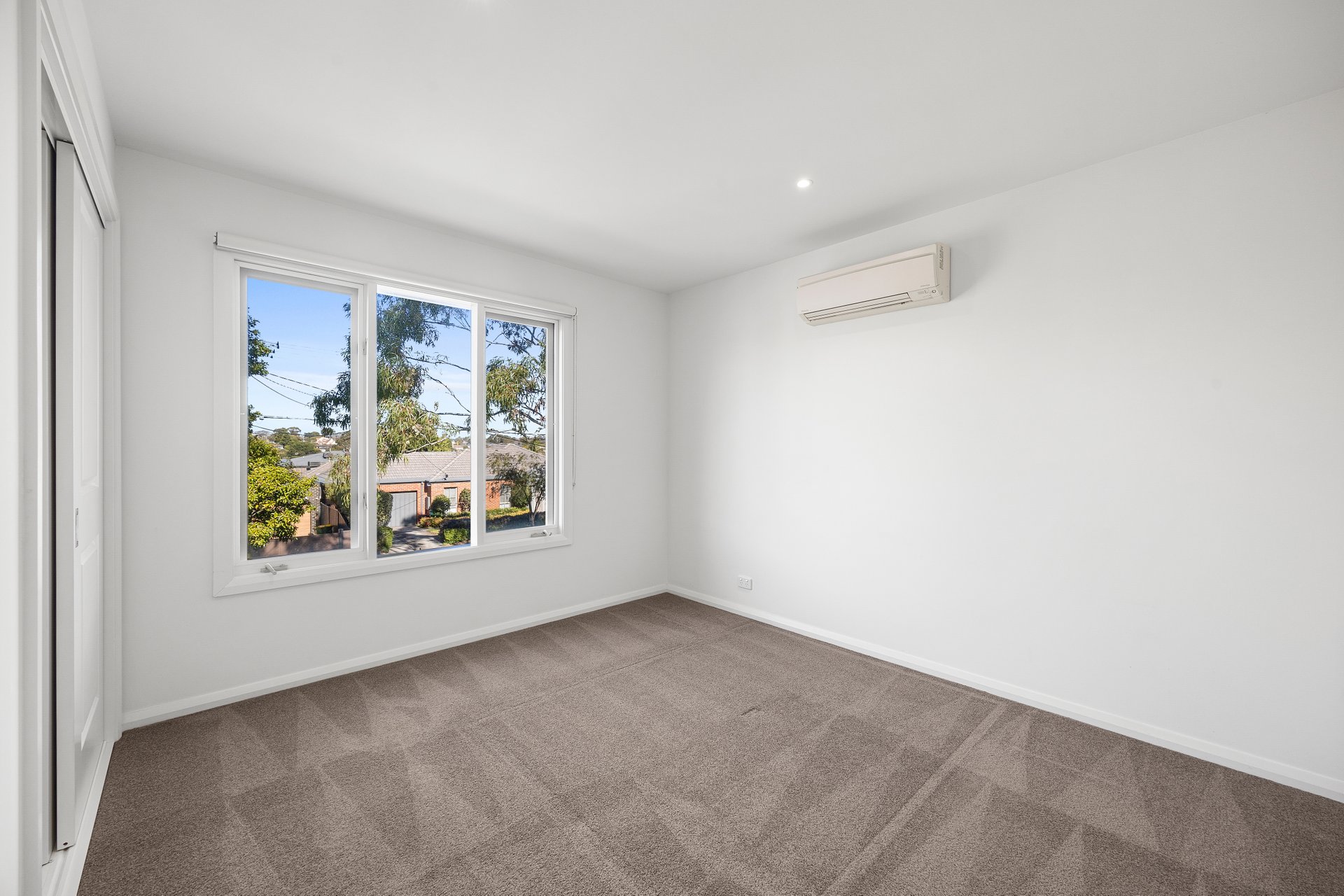 1/12 Newbigin Street, Burwood image 9