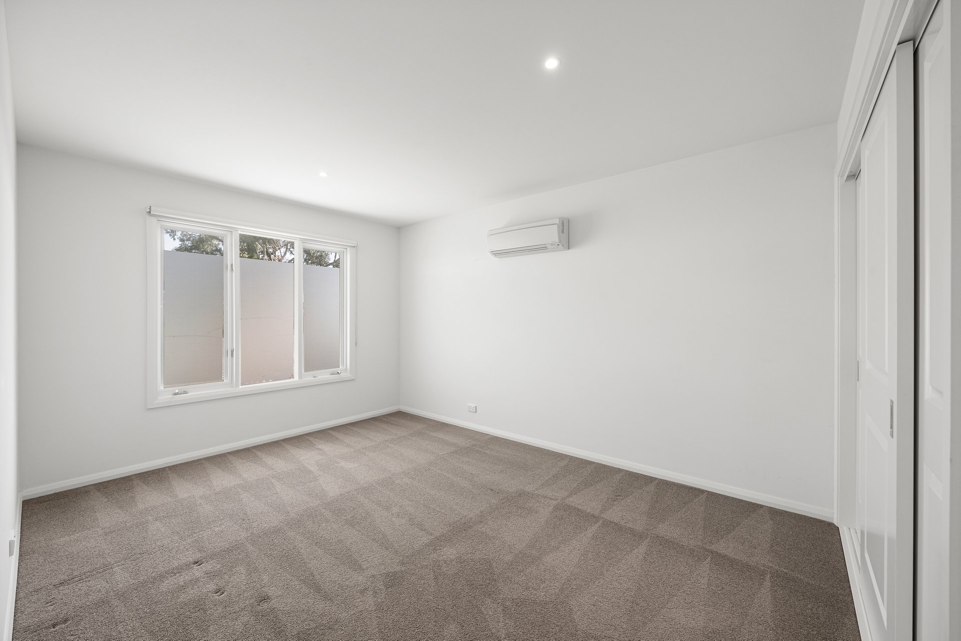 1/12 Newbigin Street, Burwood image 7