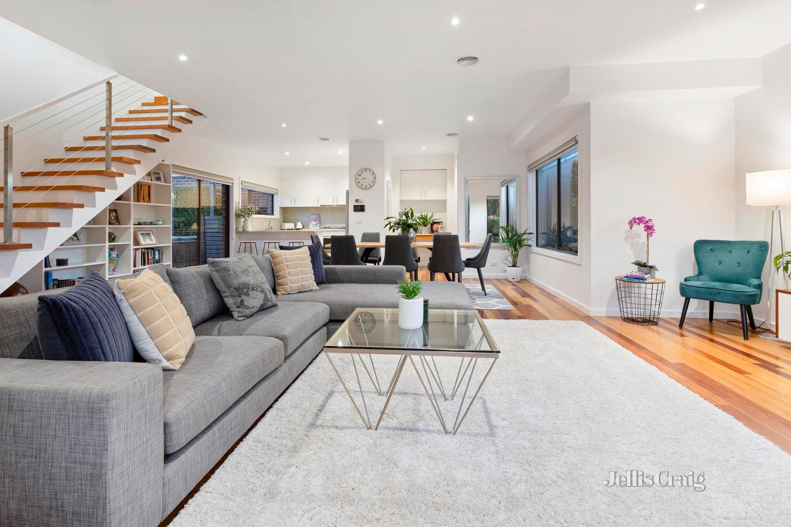 1/12 Oakland Street, Mornington image 2