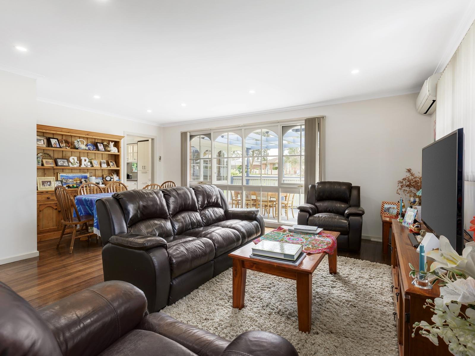 1/12 Quarry Road, Mitcham image 2