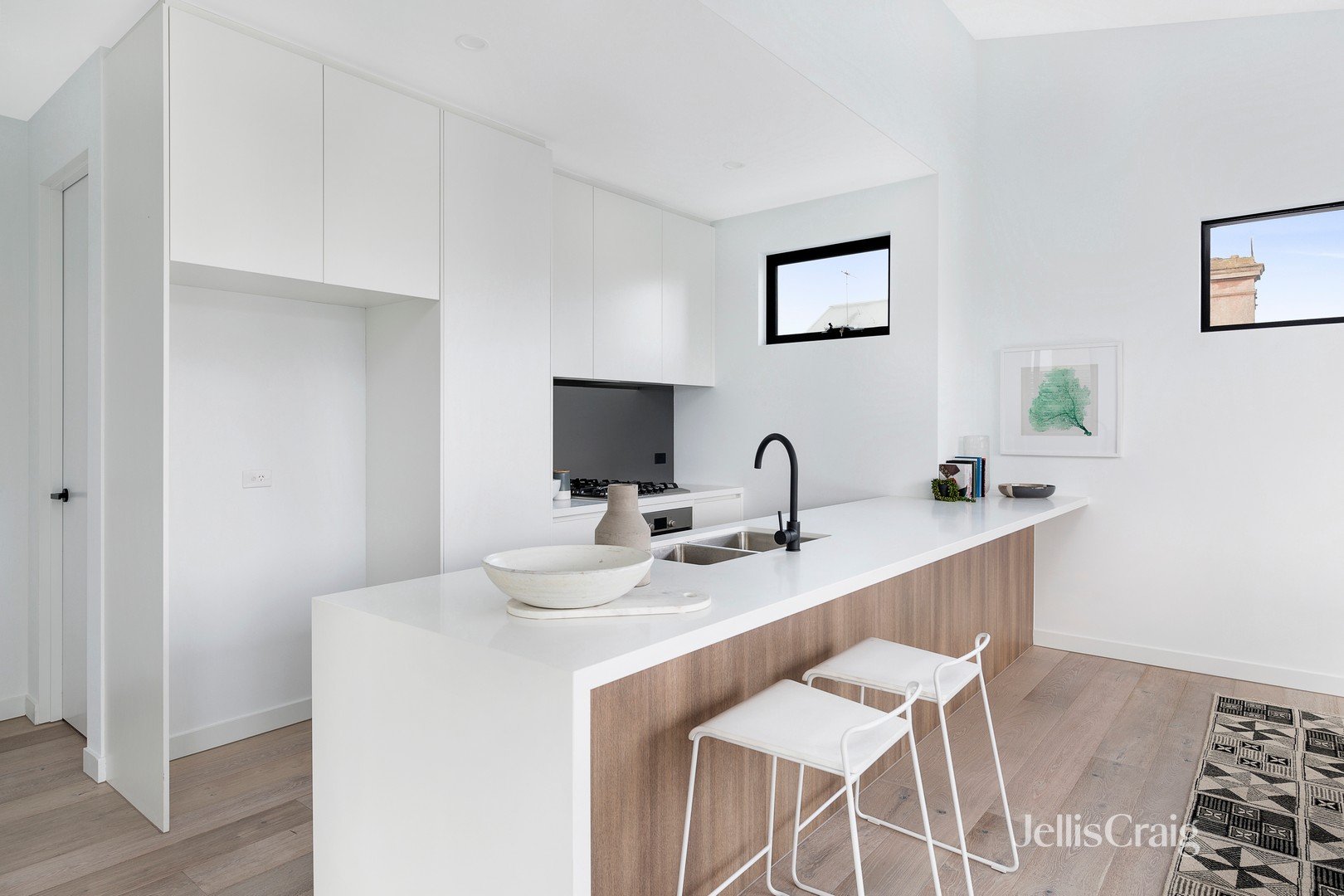 1/12 Sandown Road, Ascot Vale image 3