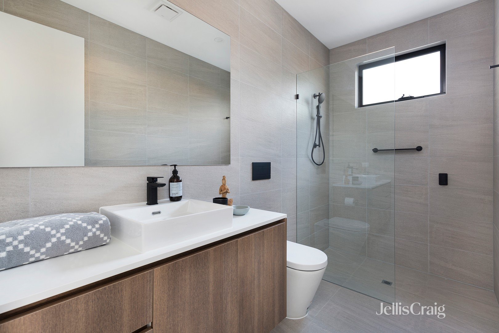 1/12 Sandown Road, Ascot Vale image 7