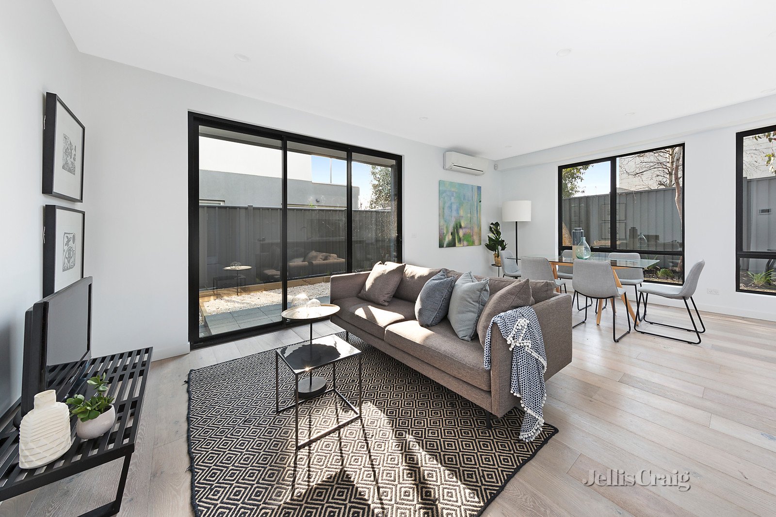 1/12 Sandown Road, Ascot Vale image 13