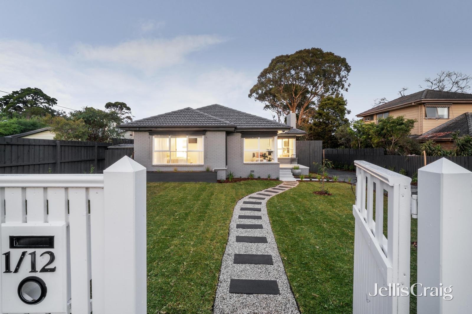 1/12 Springfield Street, Briar Hill image 1
