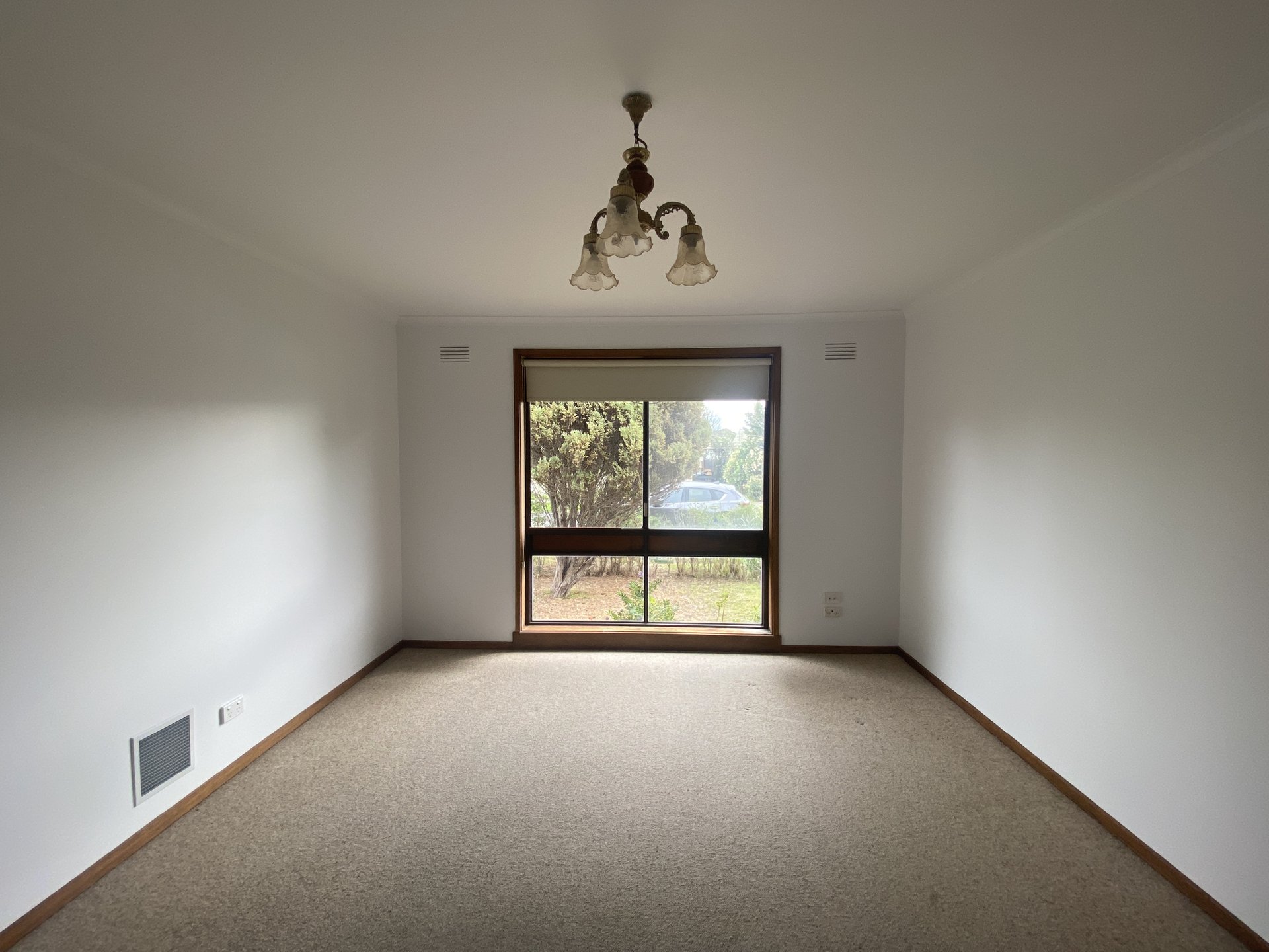 1/12 Staverly Road, Herne Hill image 2