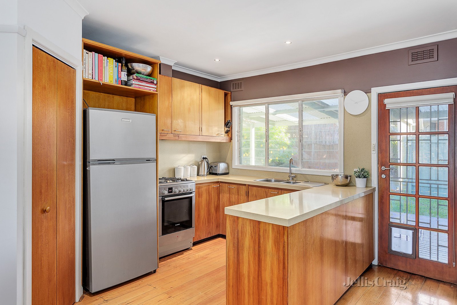 1/12 Surrey Street, Ringwood image 4