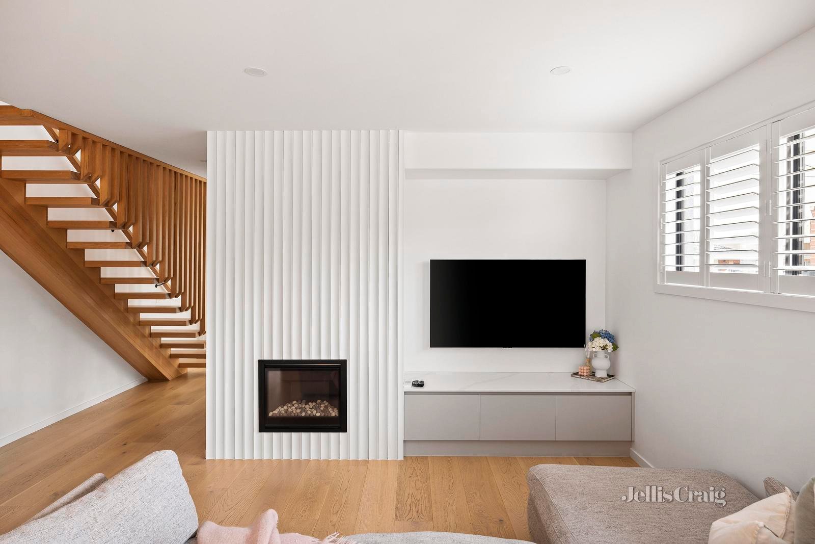 1/12 Sutherland Court, Altona Meadows image 1