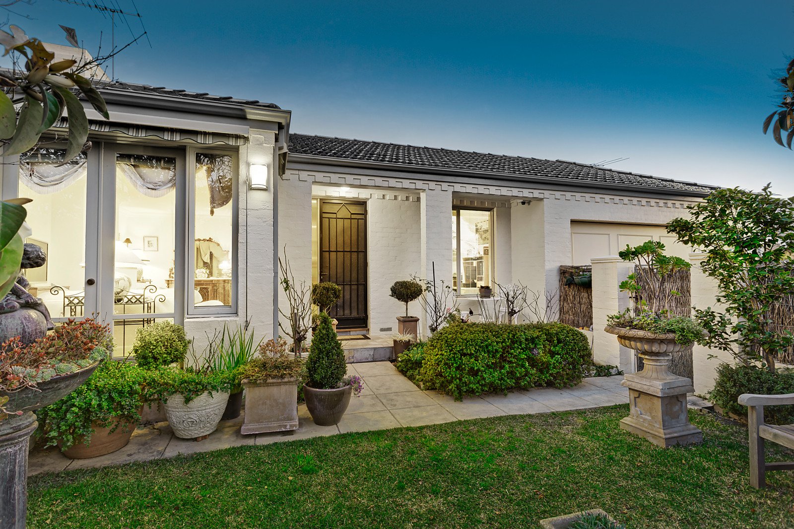 1/12 Tyndall Street, Surrey Hills image 1