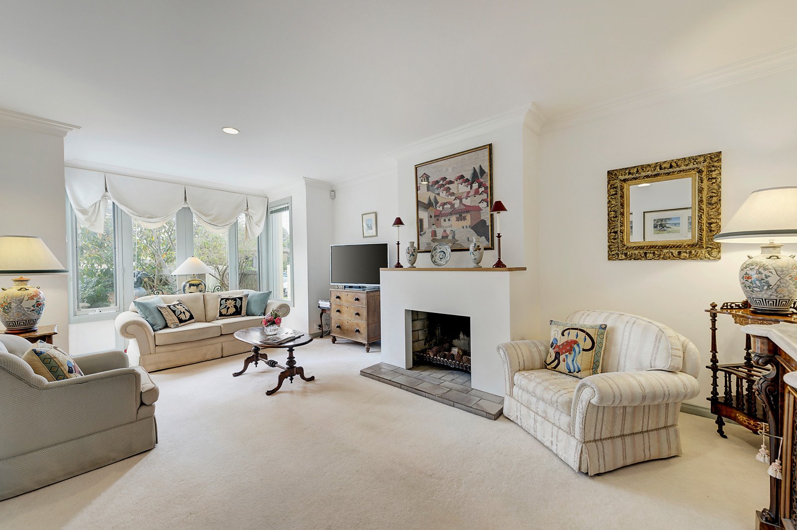 1/12 Tyndall Street, Surrey Hills image 2