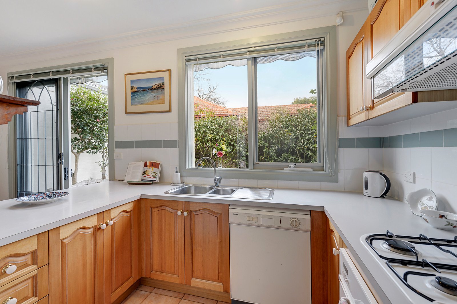 1/12 Tyndall Street, Surrey Hills image 4