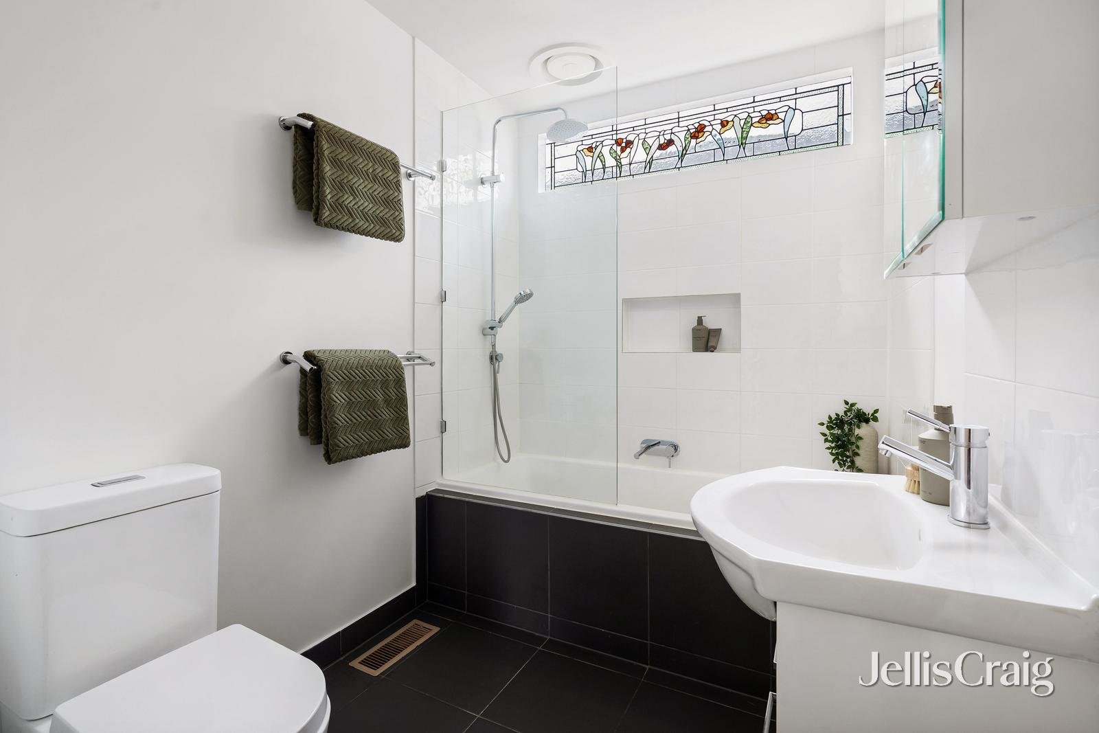 1/12 William Street, Greensborough image 9