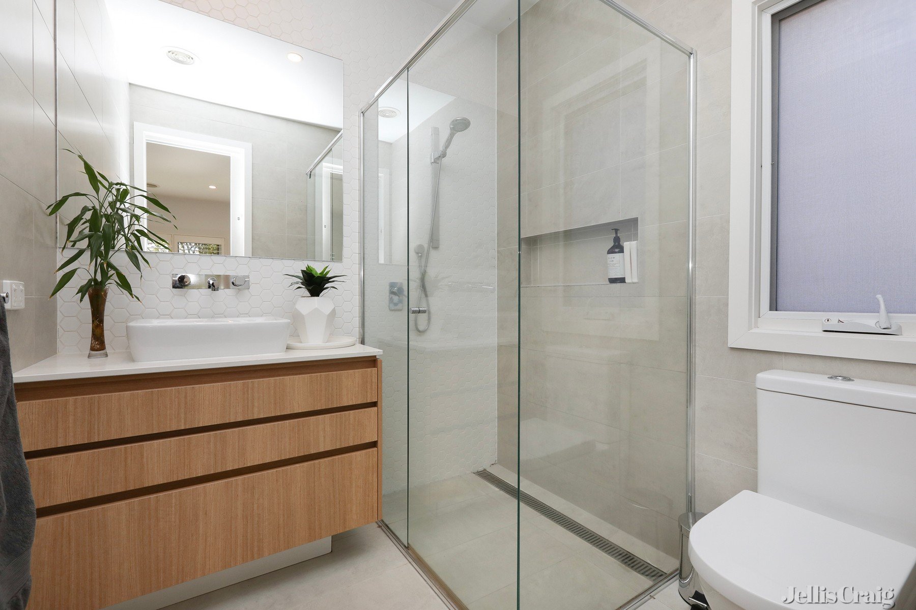 1/120 Ford Street, Ivanhoe image 7