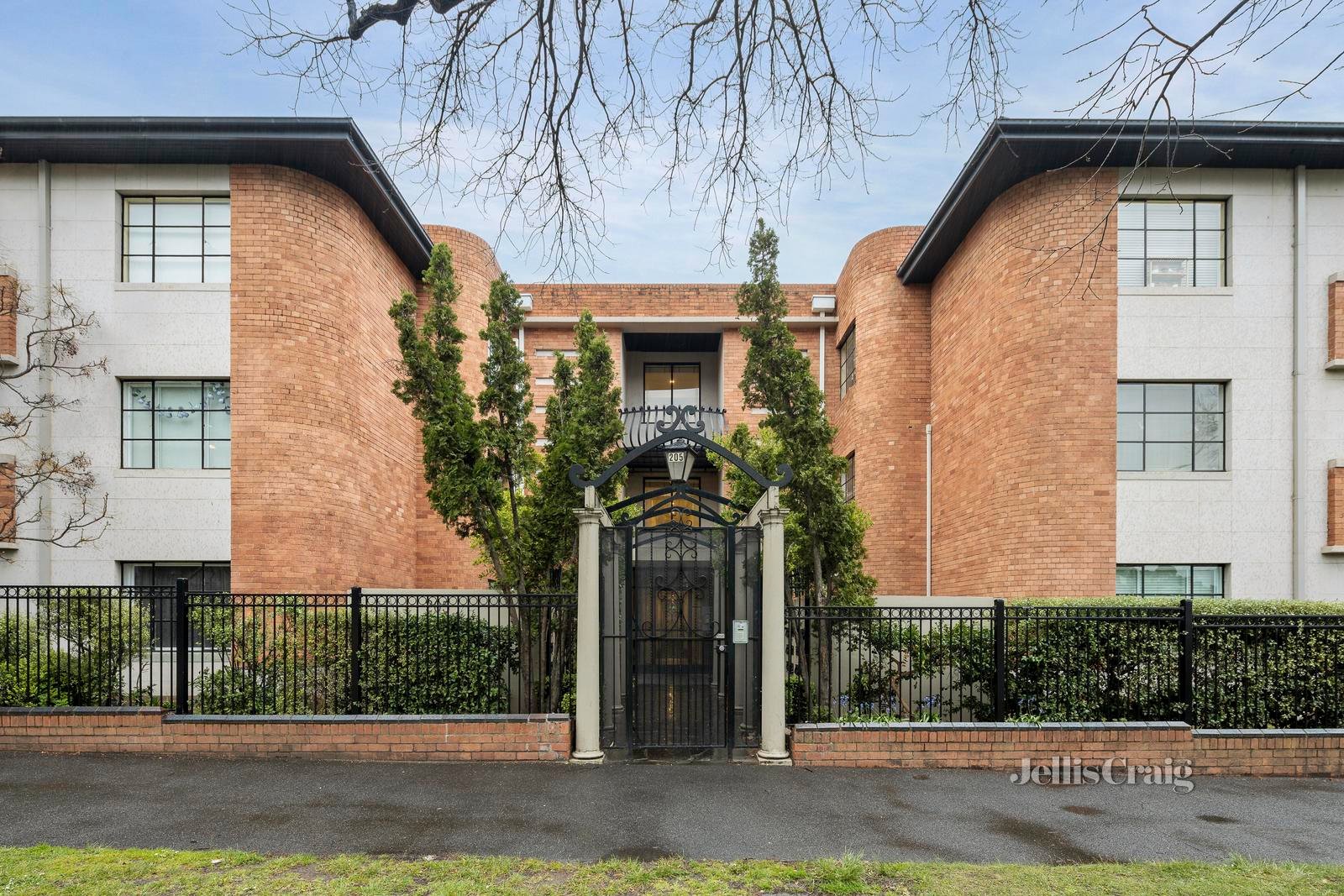 11/205 Flemington Road, North Melbourne image 1