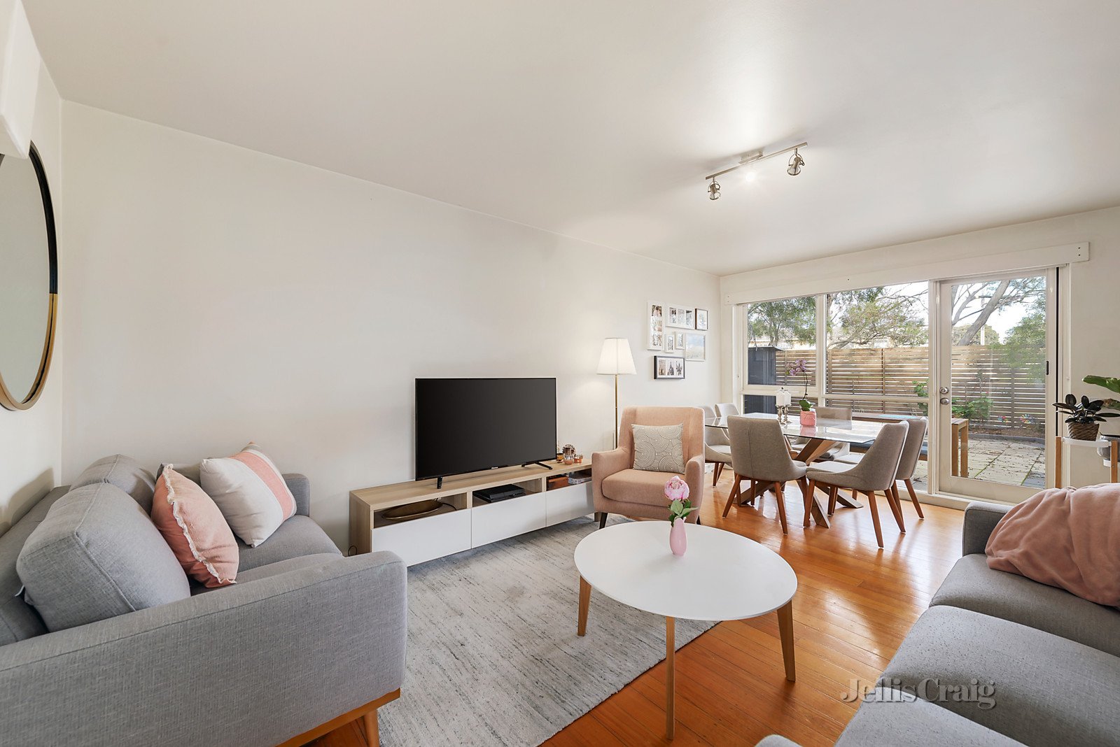 1/1207 Dandenong Road, Malvern East image 3