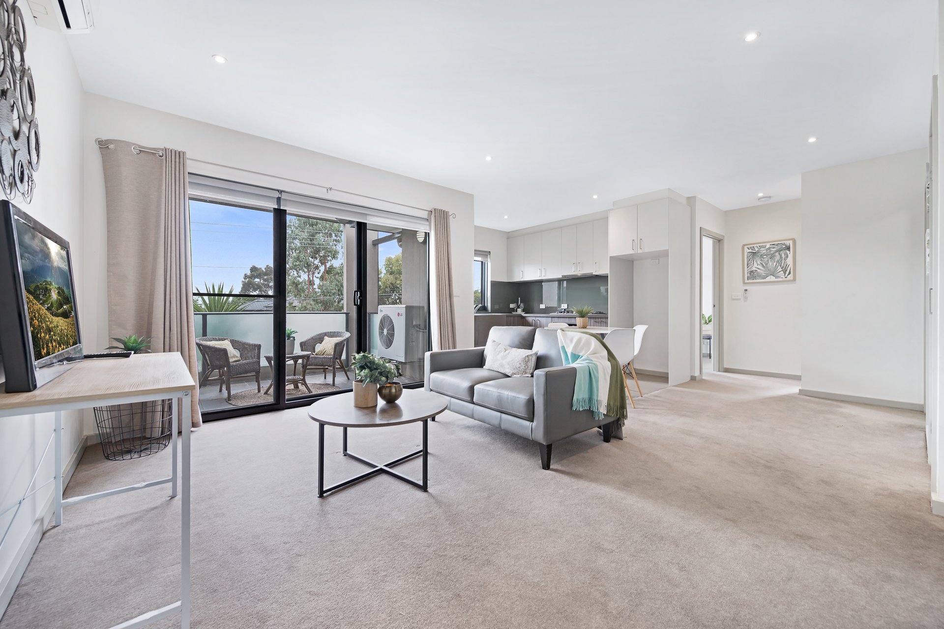 112/1 Frank Street, Glen Waverley image 2