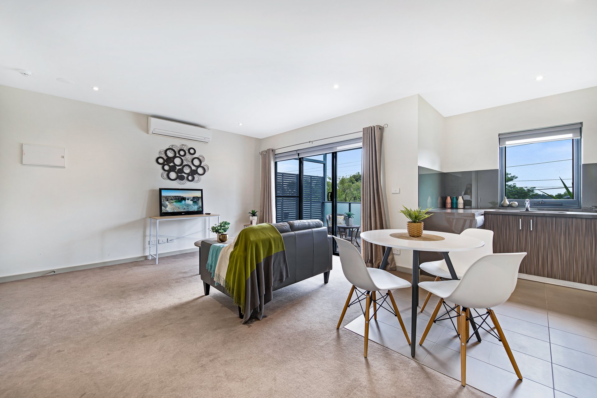 112/1 Frank Street, Glen Waverley image 3
