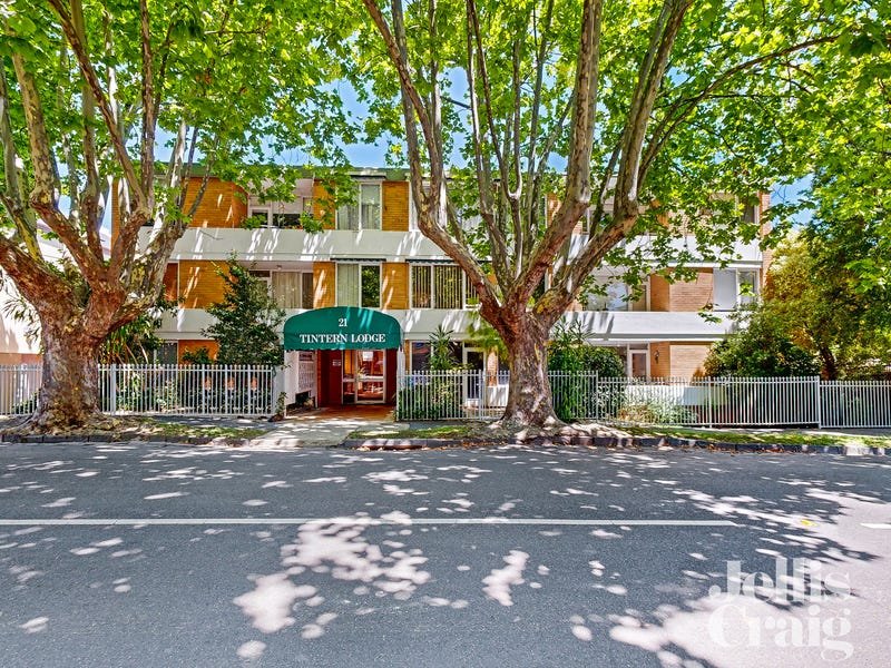 11/21 Tintern Avenue, Toorak image 2