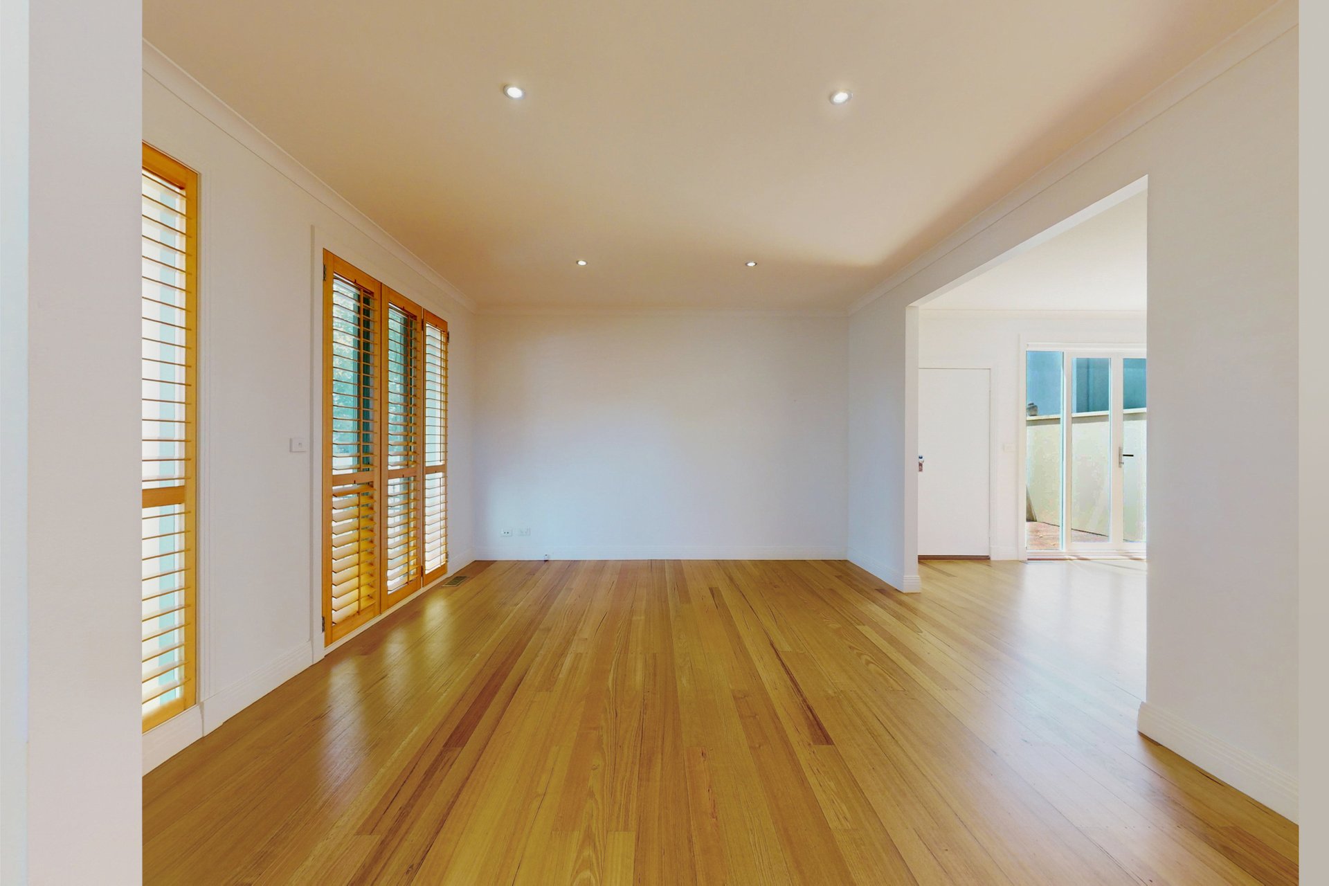 1/122 Mitford Street, Elwood image 2