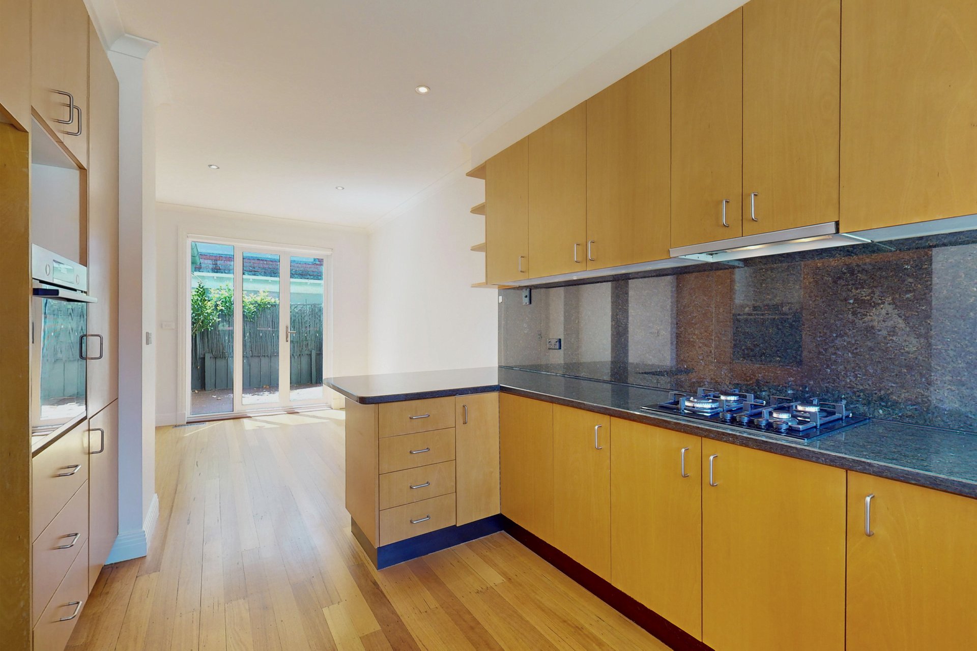 1/122 Mitford Street, Elwood image 4