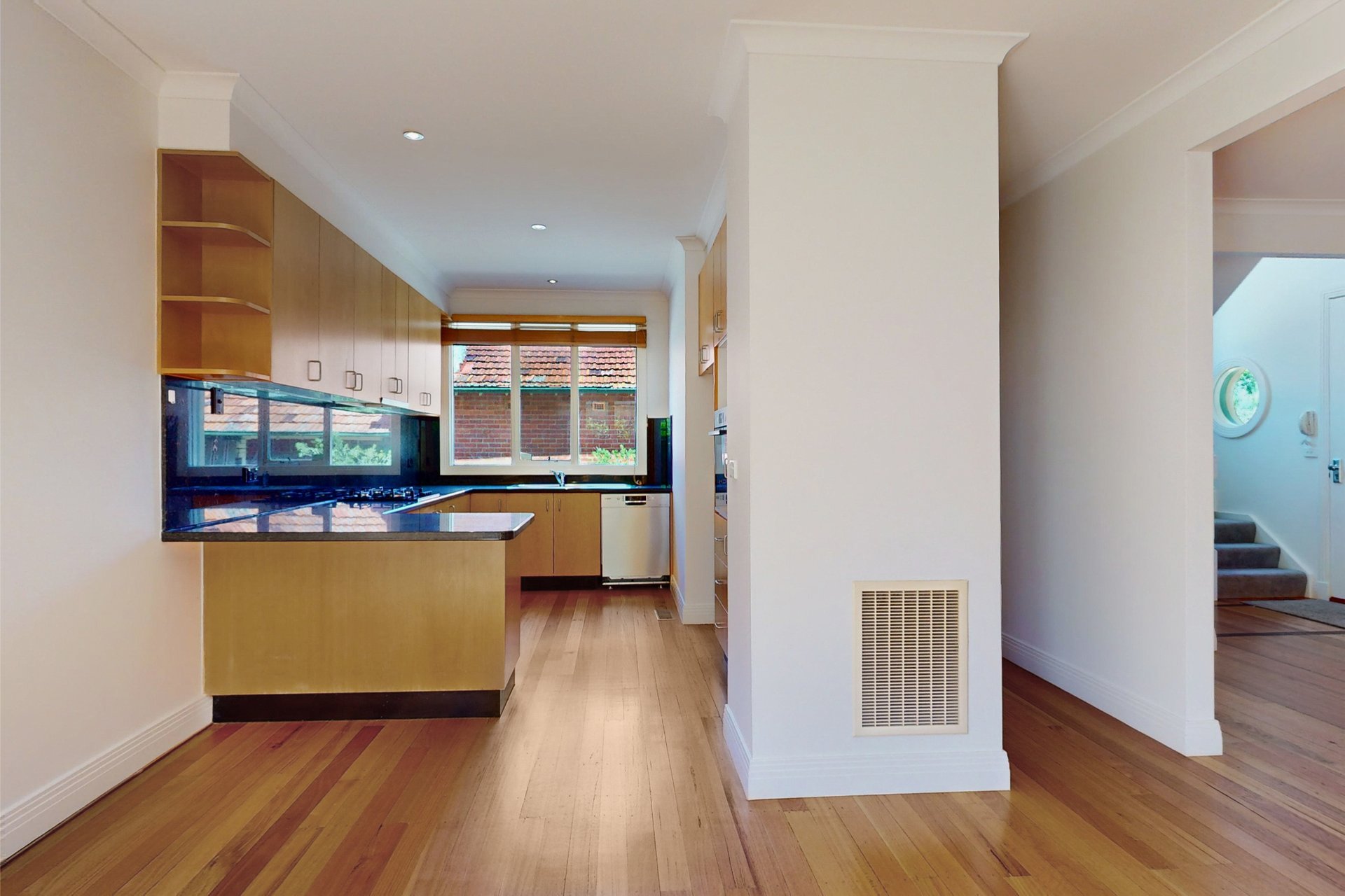 1/122 Mitford Street, Elwood image 5