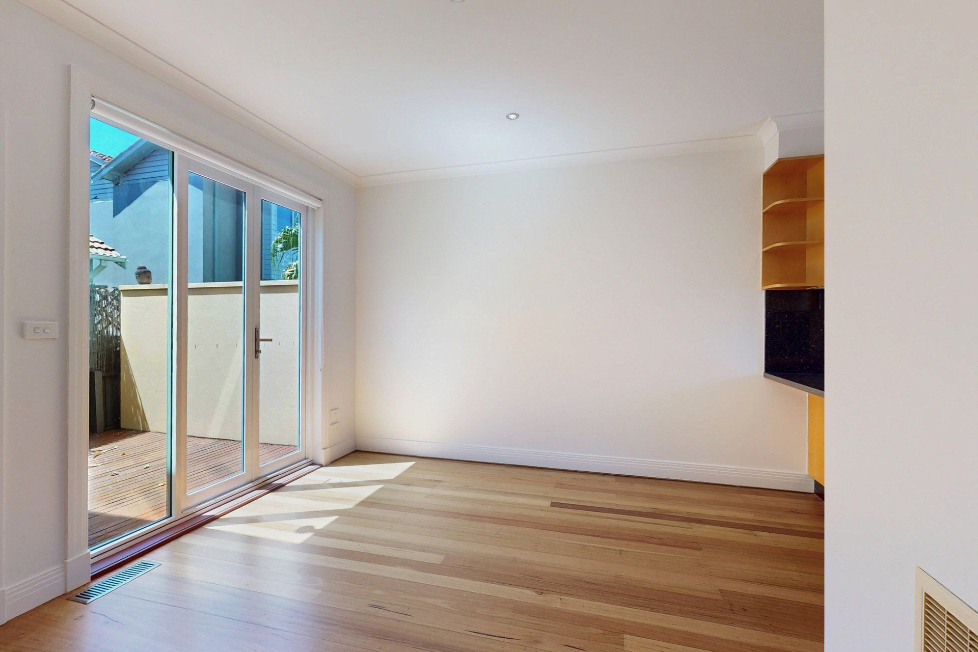 1/122 Mitford Street, Elwood image 6