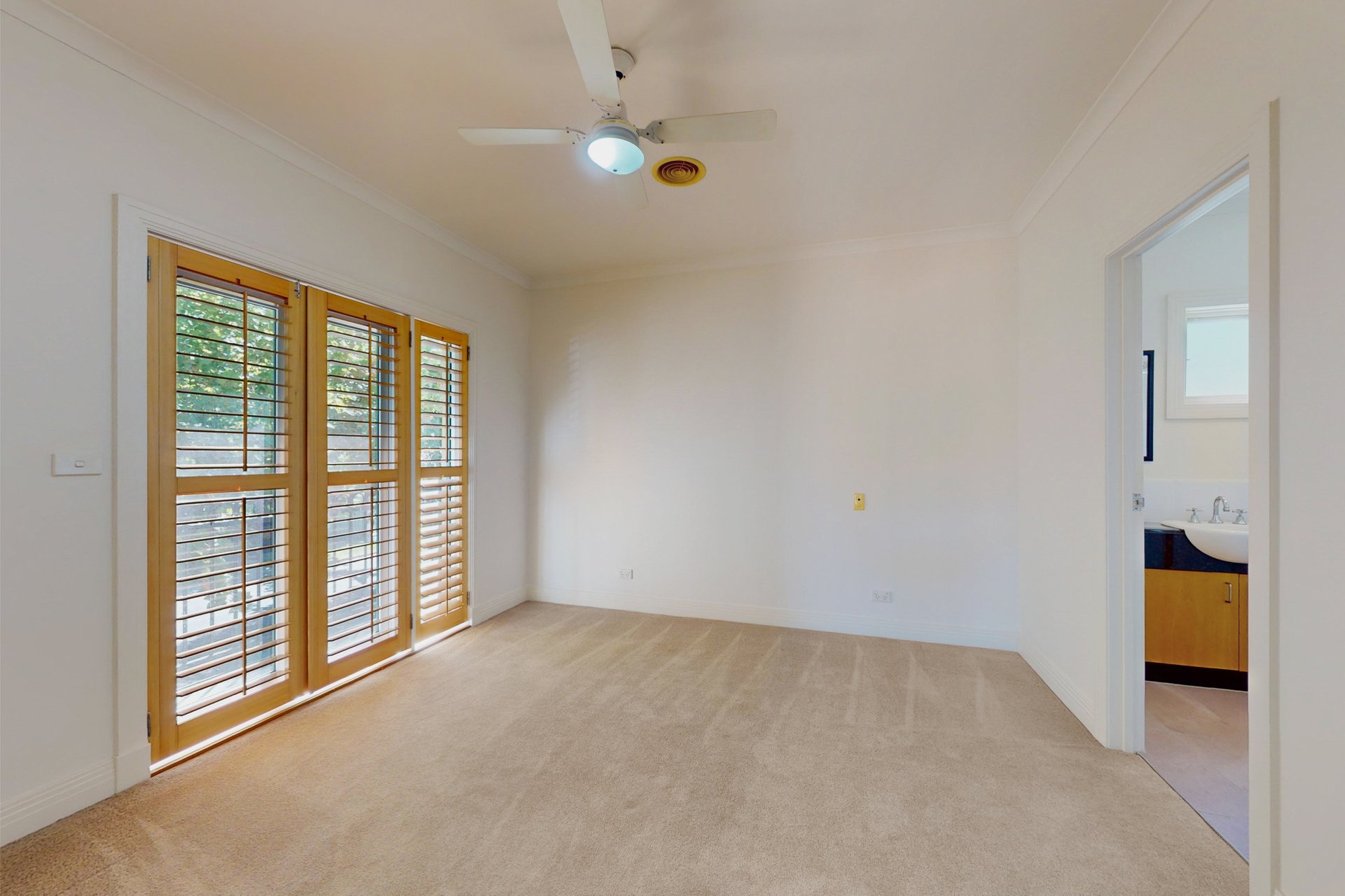 1/122 Mitford Street, Elwood image 8