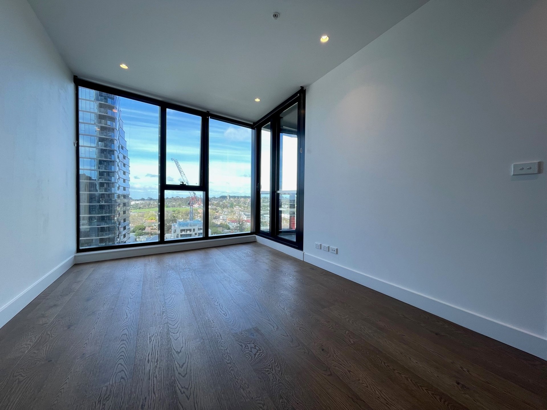 1122/850 Whitehorse Road, Box Hill image 4