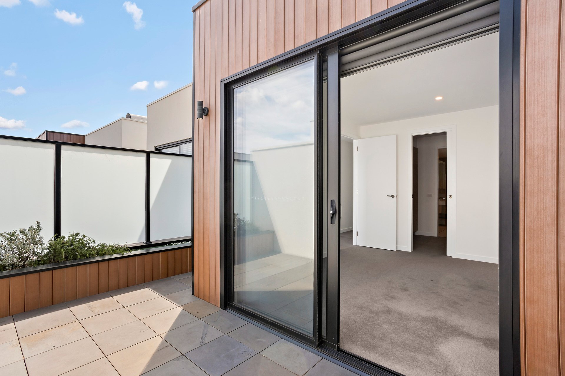 Property Gallery Thumbnail 9