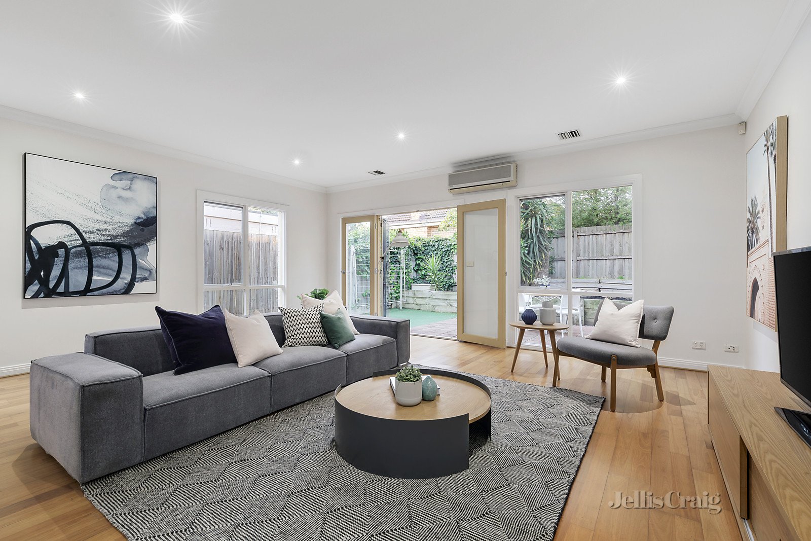1/123 Patterson Road, Bentleigh image 2