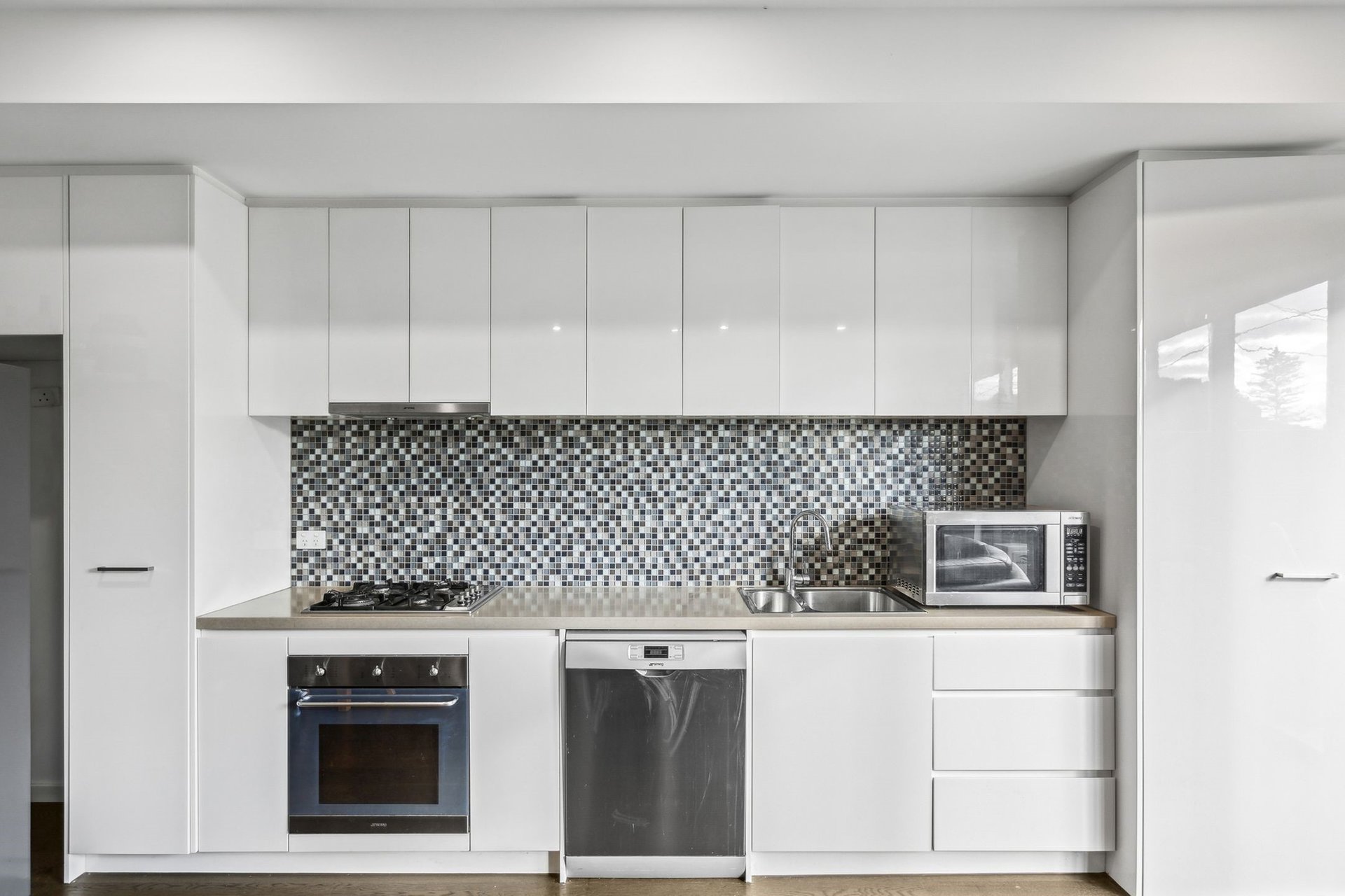 Property Gallery Thumbnail 3