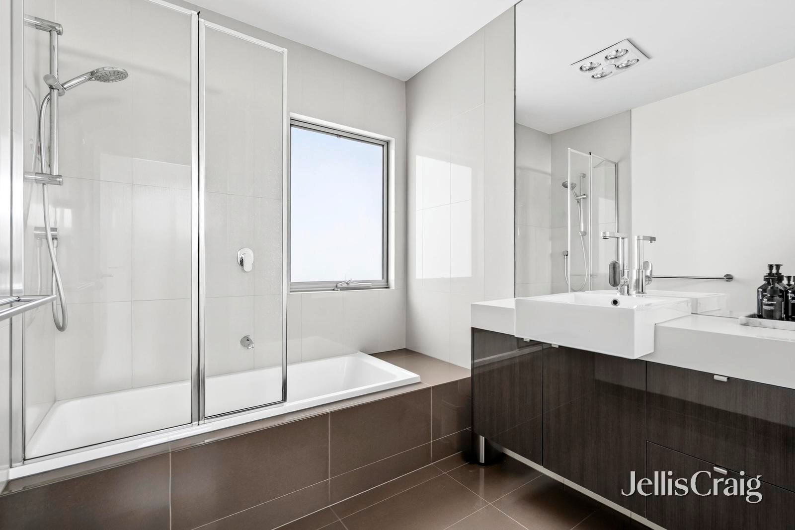 1/124 West Fyans Street, Newtown image 7