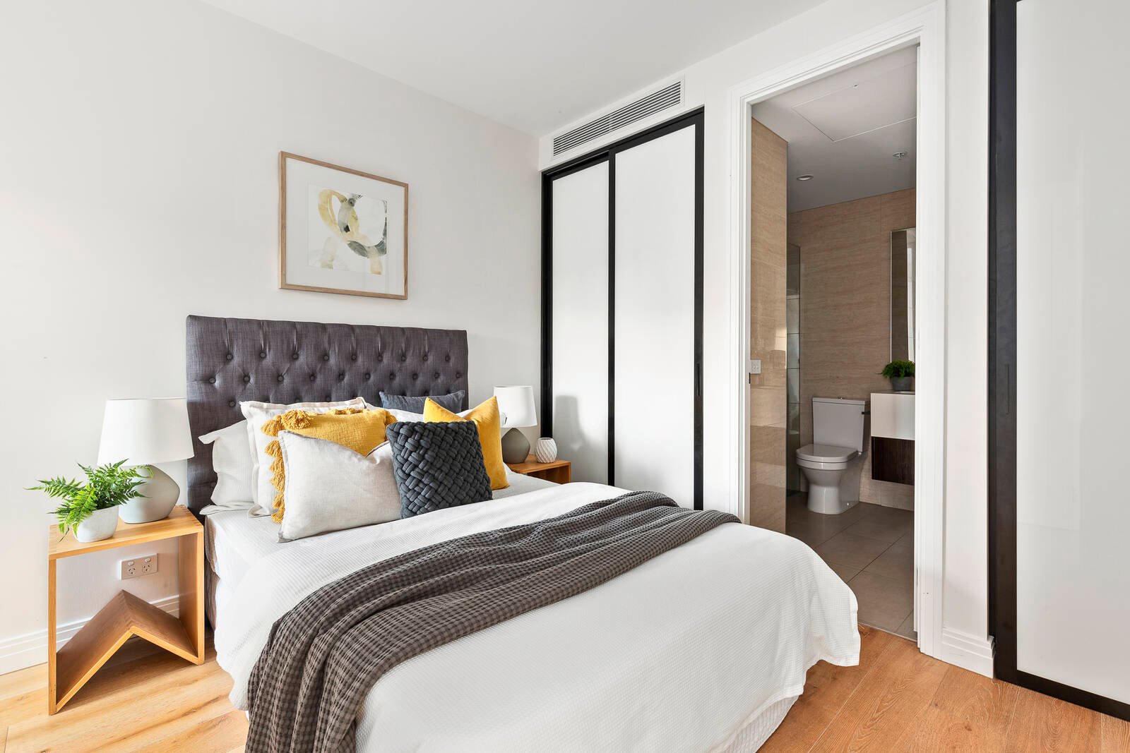 Property Gallery Thumbnail 7