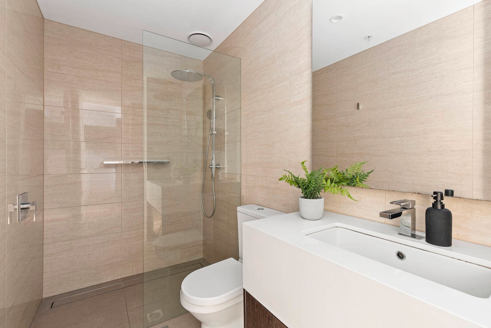 Property Gallery Thumbnail 8
