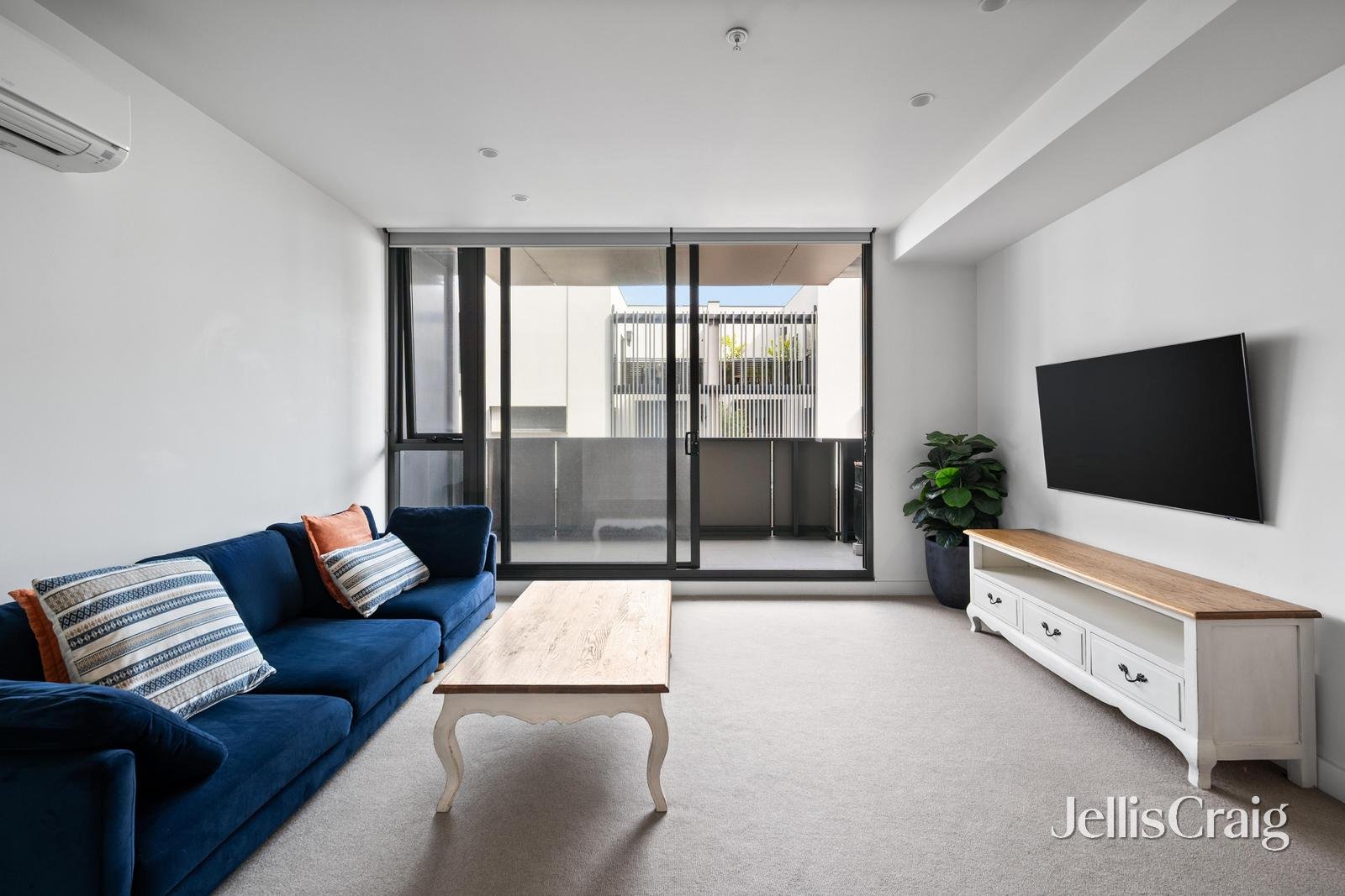 112/47 Nelson Place, Williamstown image 2