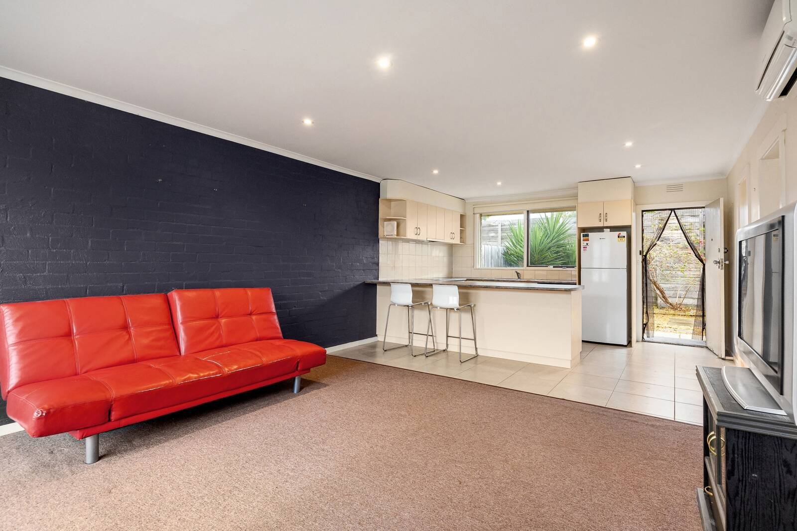 Property Gallery Thumbnail 8