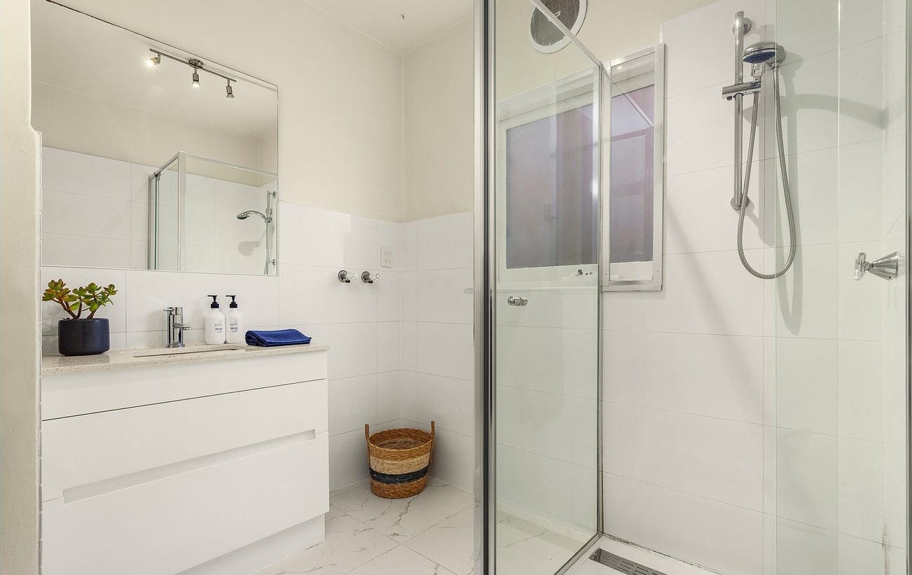 1/125 Glen Huntly Road, Elwood image 7