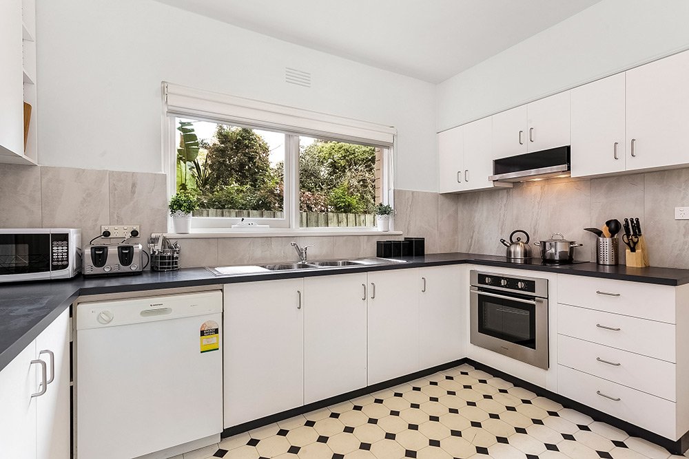 1/125 Glenhuntly Road, Elwood image 4