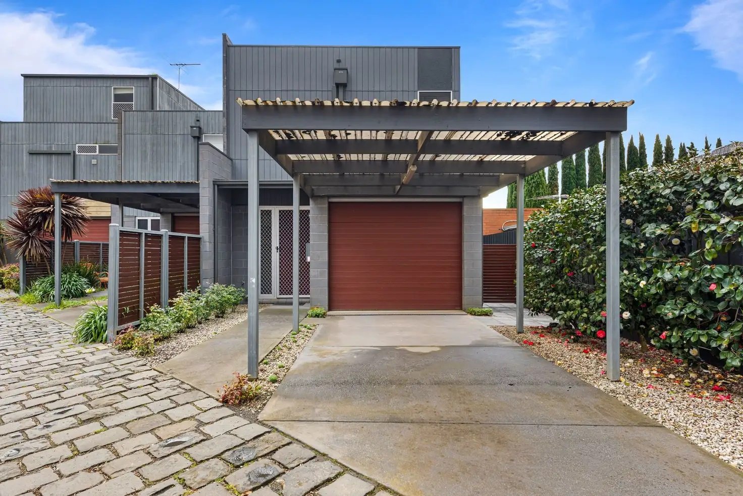 Property Gallery - Main Image