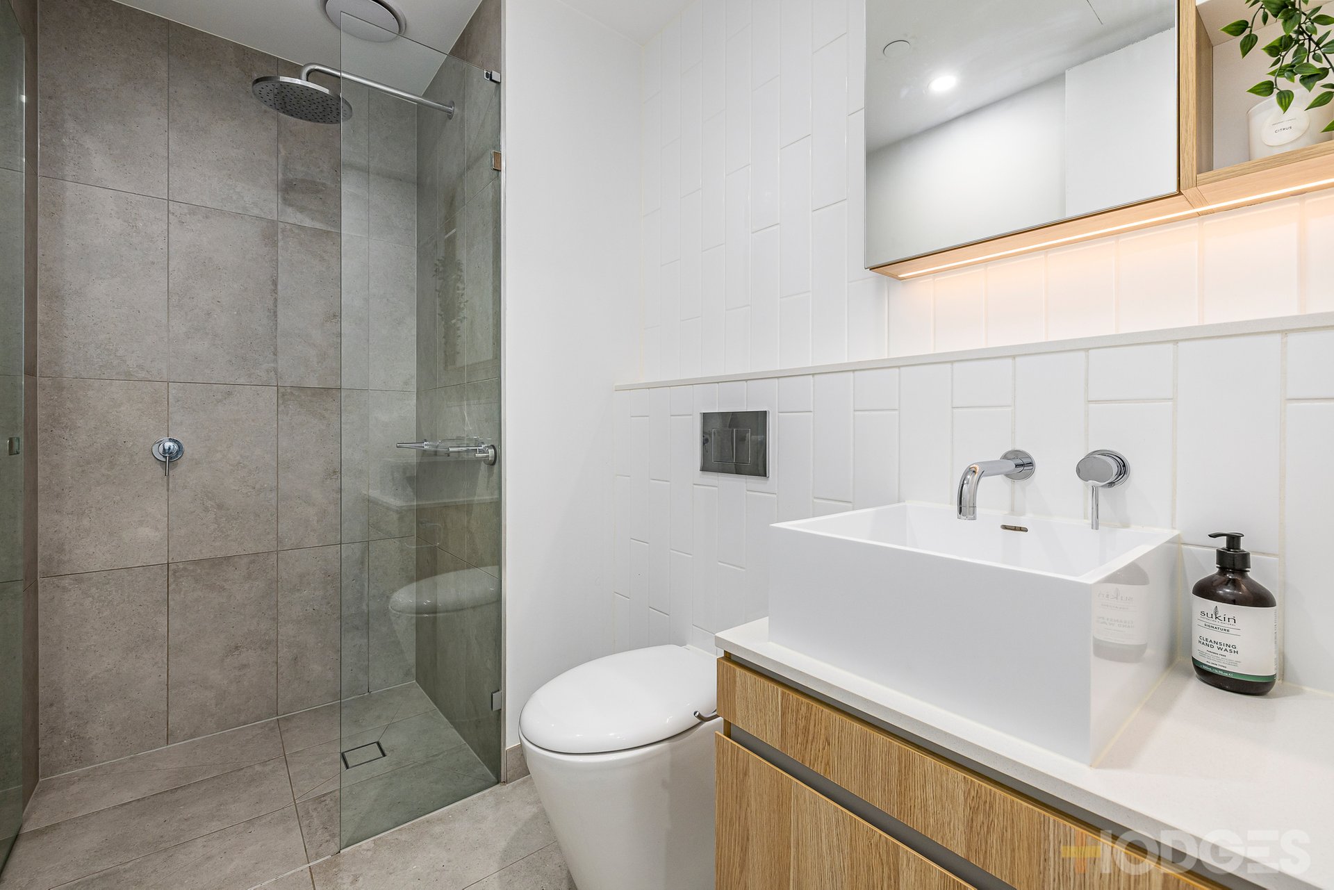 112 / 59 Thistlethwaite Street South Melbourne