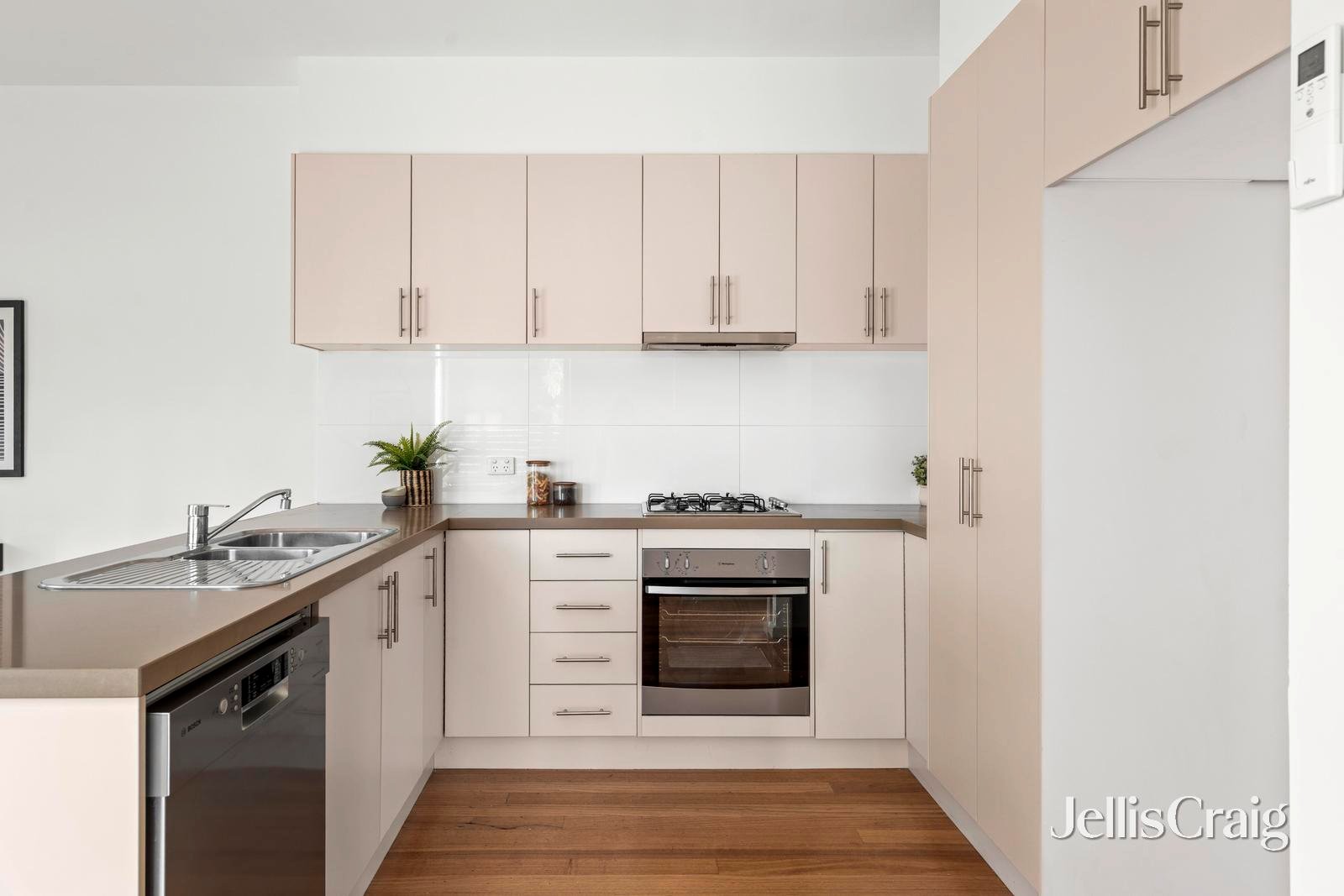 1/126-128 Glenlyon Road, Brunswick image 4