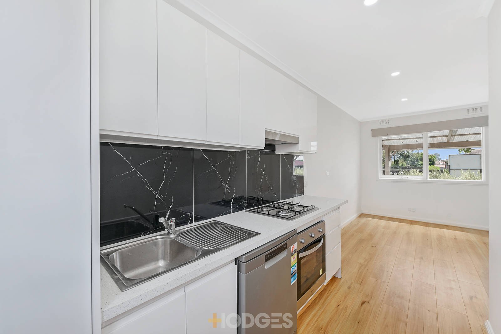 1 / 126 Circle Drive South Cranbourne