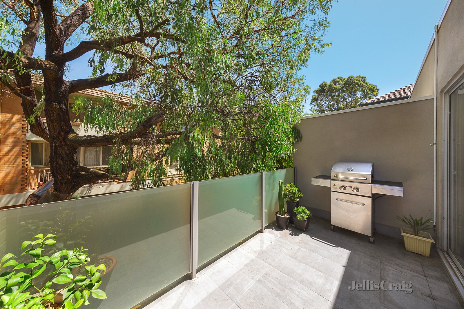 11/27 Charnwood Road, St Kilda image 4